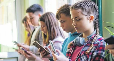 Meta çocukları koruyamıyor