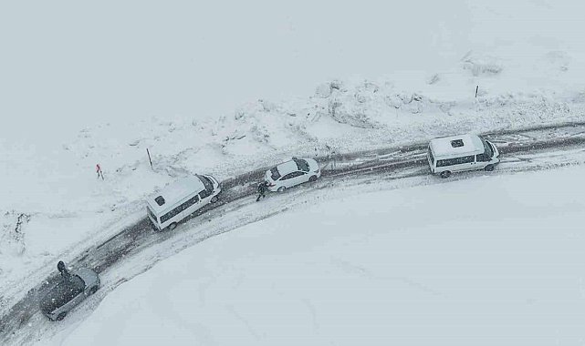 Muş’ta kar ve tipi: Mahsur kalan 50 kişi kurtarıldı