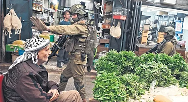 Nazi zulmü Batı Şeria'da: Evleri kundaklıyorlar, öğrencileri arabalarıyla eziyorlar...