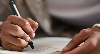 Öğrencilerin okuma yazma oranı gerileyince kalem kağıda dönüş yaptılar