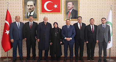 Rektör Gürel, Şehit Başkomiser Bülent Yurtseven'in Ailesini Ağırladı