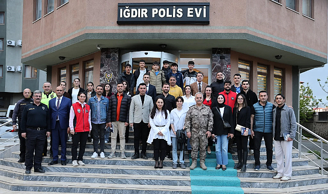 Şampiyon Öğrenciler Polisevinde Ağırlandı