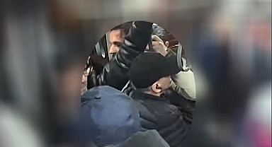 Toplu taşımada turistlerin kabusu oldular! 7 bin 500 dolarlık vurgun yapmışlar