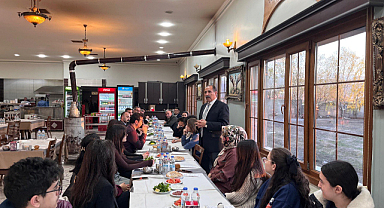 TÜBİTAK'ta Başarılı Olan Öğrencilere Onur Yemeği
