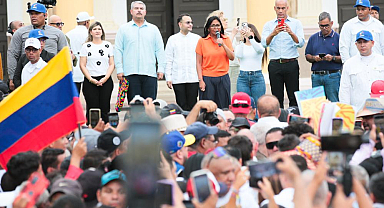 Venezuelalılar ABD yaptırımlarının kaldırılması için yürüyüş başlattı