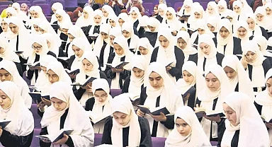 123 hafız öğrenciden 3 dakikada hatim