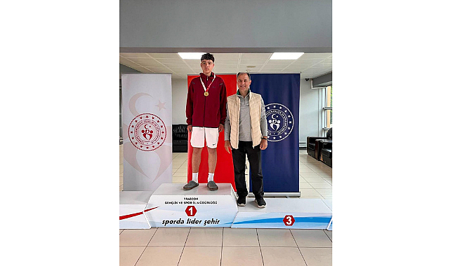 Ali Turab Araslı Türkiye Büyükler Tenis Turnuvası'nda Şampiyon Oldu