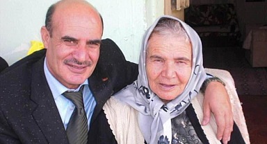 Annemeler Günün Kutlu Olsun Benim Güzel Annem