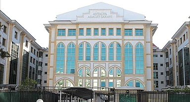 Antalya Büyükşehir Belediyesi'ne 'yolsuzluk' soruşturması: 25 gözaltı