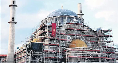 Avrupa'nın en büyük camisi engellemelere rağmen açılıyor