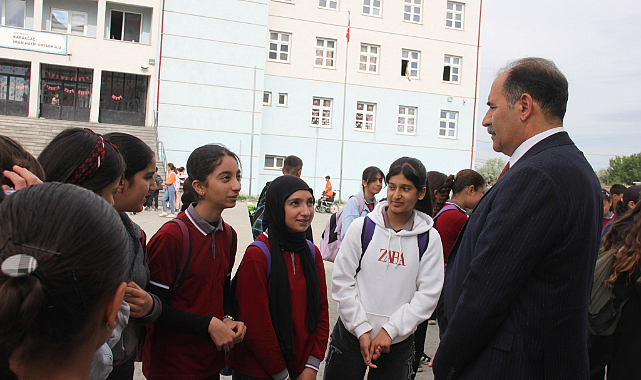 Aziz Gün Öğrenci ve Öğretmenlerle Buluştu
