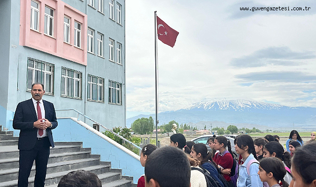 Aziz Gün Öğrenci ve Öğretmenlerle Buluştu