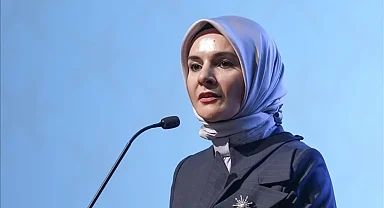 Bakan Göktaş'tan huzurevine Anneler Günü ziyareti
