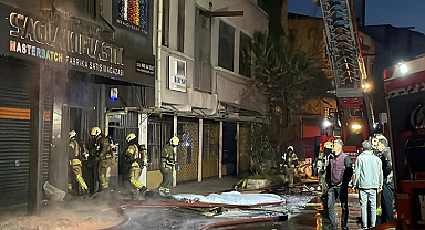 Bayrampaşa'da 5 katlı iş yerinde çıkan yangın söndürüldü