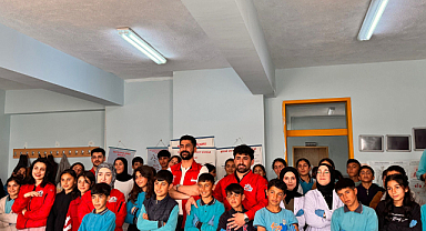Bulakbaşı Ortaokulu’nda STEM Atölyesi: Öğrenciler Bilimle Buluştu