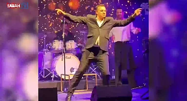 Dubai'de konser veren Rafet El Roman'ın ilginç dansı olay oldu! | Video videosunu izle
