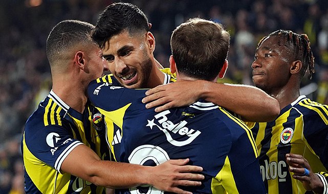 Fenerbahçe'nin gözü sahada, kulağı Galatasaray maçında!