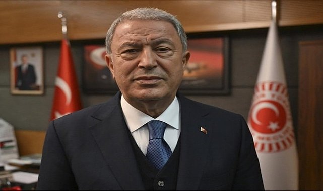 Hulusi Akar'dan öğrencilere tuhaf teklif: 'Yarından itibaren okulu bırakıp Çin'e gidin'