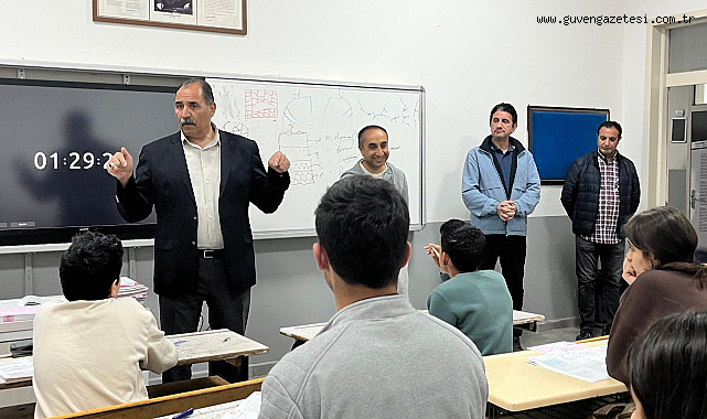 Iğdır İl Millî Eğitim Müdürü Aziz Gün'den Hafta Sonu Destekleme ve Yetiştirme Kurslarına Yakın Takip