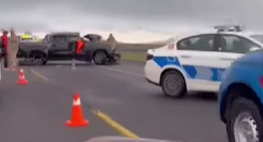 Iğdır Valisinin Koruma Aracı Digor'da Kaza Yaptı