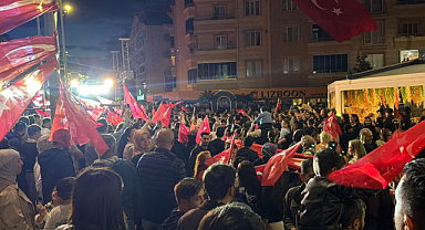 IIğdır'da Gençlik Yürüyüşü Düzenlendi, Vali Yolunda Planlanan Konser İptal Edildi