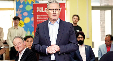 İngiltere'de Starmer'e sandıkta büyük darbe