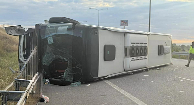 İstanbul-İzmir Otoyolunda yolcu otobüsü devrildi: 25 Yaralı