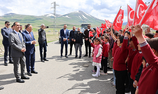 Kervansaraylı Öğrencilerden Vali Taşolar’a Coşkulu Karşılama