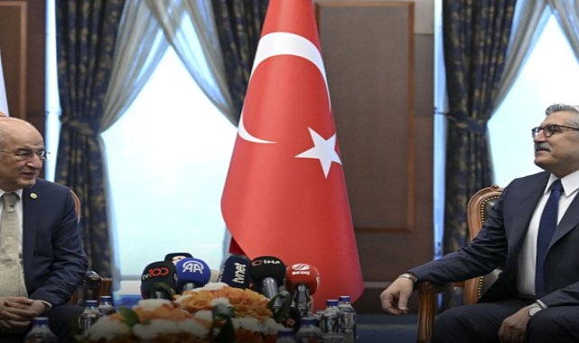 Kılıçdaroğlu'nun AKP ile bayramlaşmaya yolladığı vekil dış politikayı övdü, bravoyu kaptı