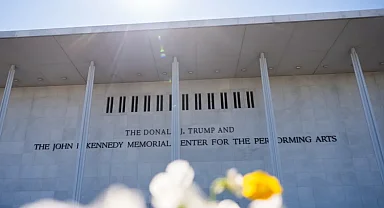 Mahkemeden Trump'a veto: İsmi kültür merkezinden kaldırılıyor