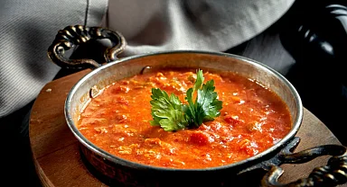Menemen soğanlı mı yenir soğansız mı? Yılların tartışmasına yanıt geldi!