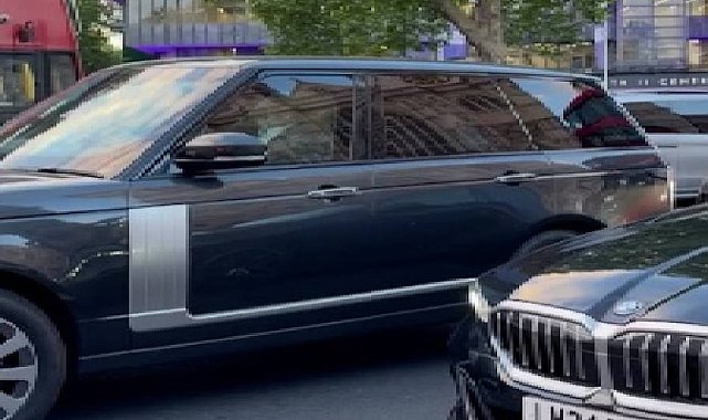 Onlarda böyle: İngiltere Başbakanı Starmer trafikte kaldı