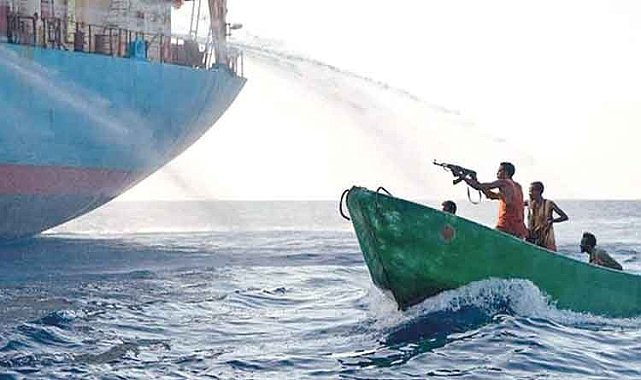 Petrol fiyatları artınca Somali kıyılarında korsanlık 'hortladı'
