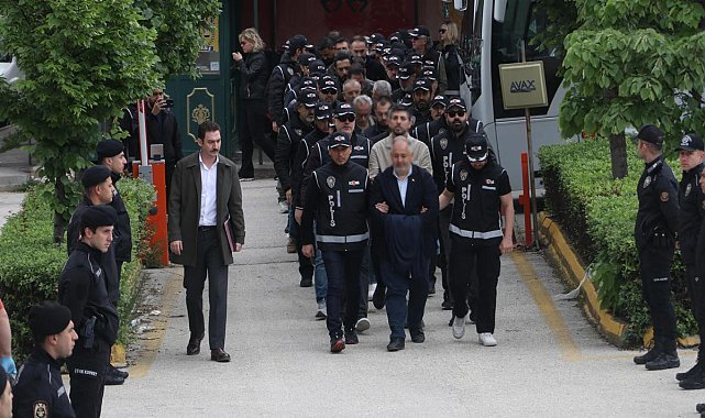 Tepebaşı Belediyesine yolsuzluk operasyonu şüphelileri adliyede