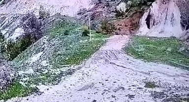 Tokatta toprak kayması kamerada