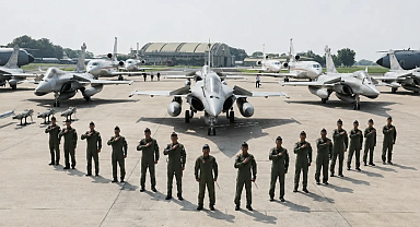 Ülke 60 yıllık hap uçaklarından vazgeçti: Hava filosunu F-16'larla donatacak