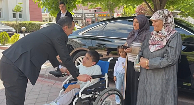 Vali Taşolar Hasta Anne ve Engelli Çocuğunun Talebini Dinledi