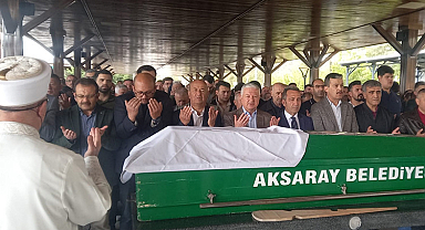Yemek yaparken kıyafeti tutuşan kadın hayatını kaybetti