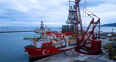 Yıldırım sondaj gemisi Karadenizde ilk görevine başladı