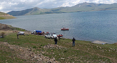 Ağrı’da Gölde Kaybolan Kişinin Cansız Bedenine Ulaşıldı: Arama Çalışmaları Acı Sonuçlandı