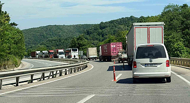 Arızalanan otomobil, Yalova-Bursa karayolunu kitledi