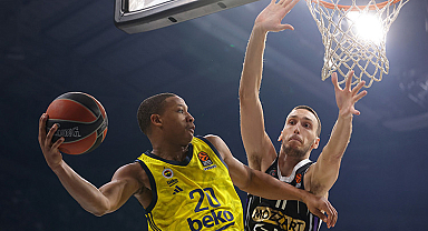 Fenerbahçe Beko, Devon Hall ile yollarını ayırdı