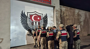 Iğdır'da Göçmen Kaçakçılığı Operasyonu: 5 Organizatör Tutuklandı