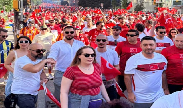 Kanada'da sokaklar 'Türkiye' sesleriyle inliyor
