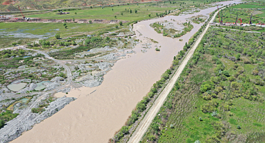 Karların Erimesi Aras Nehri'ni Coşturdu: Bazı Bölgelerde Taşkın Meydana Geldi
