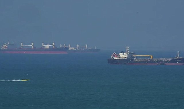 Mutabakat sonrası Hürmüz Boğazı'nda ilk gerginlik