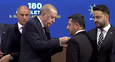 SON DAKİKA… Keçiören Belediye Başkanı Mesut Özarslan ile Nevşehir Belediye Başkanı Rasim Arı AK Parti'de! Rozetlerini Başkan Erdoğan taktı