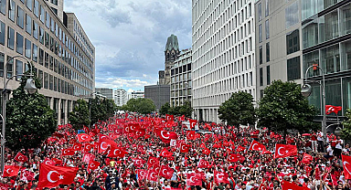 Türk taraftarlar, Vancouver sokaklarında maç saatini bekliyor!