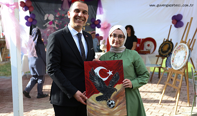 Vali Taşolar, Karakoyunlu Halk Eğitimi Merkezi Yıl Sonu Sergisini Ziyaret Etti