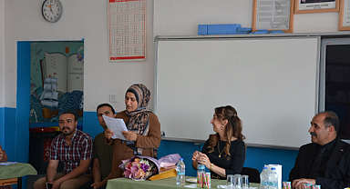 Yetişkin Kursiyerlerden Okuma Yazma Başarısı